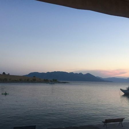 Villa Rodanthos เปอร์ดิกา ภายนอก รูปภาพ