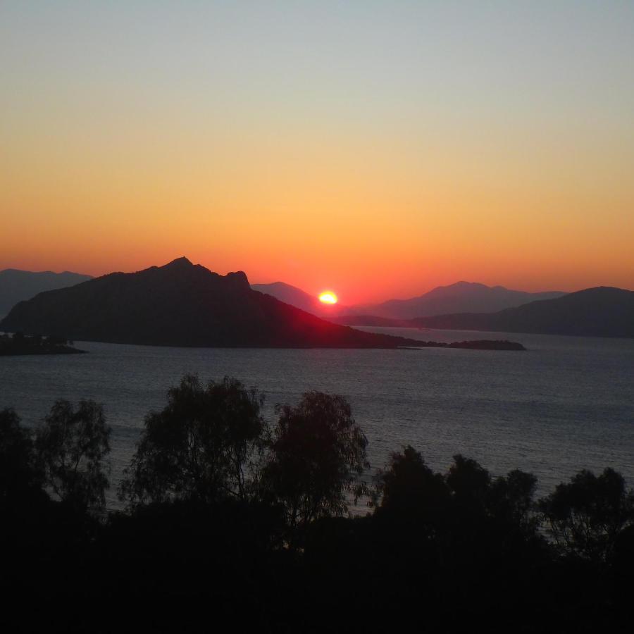 Villa Rodanthos เปอร์ดิกา ภายนอก รูปภาพ
